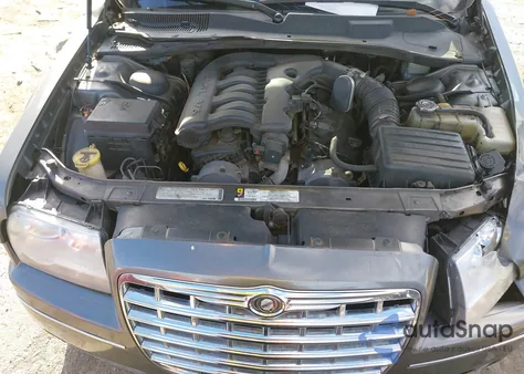 2010 Chrysler 300 Touring/Signature Series/Executive Series из США, поврежденный, VIN 2C3CA5CV3AH206512